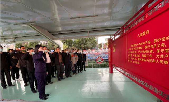 安全節(jié)能中心（東方泰瑞）黨支部參觀海河、學(xué)習(xí)歷史，共話天津交通運(yùn)輸安全
